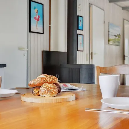 Сasa de vacaciones Gunloeg - 3-1km From The Sea By Interhome